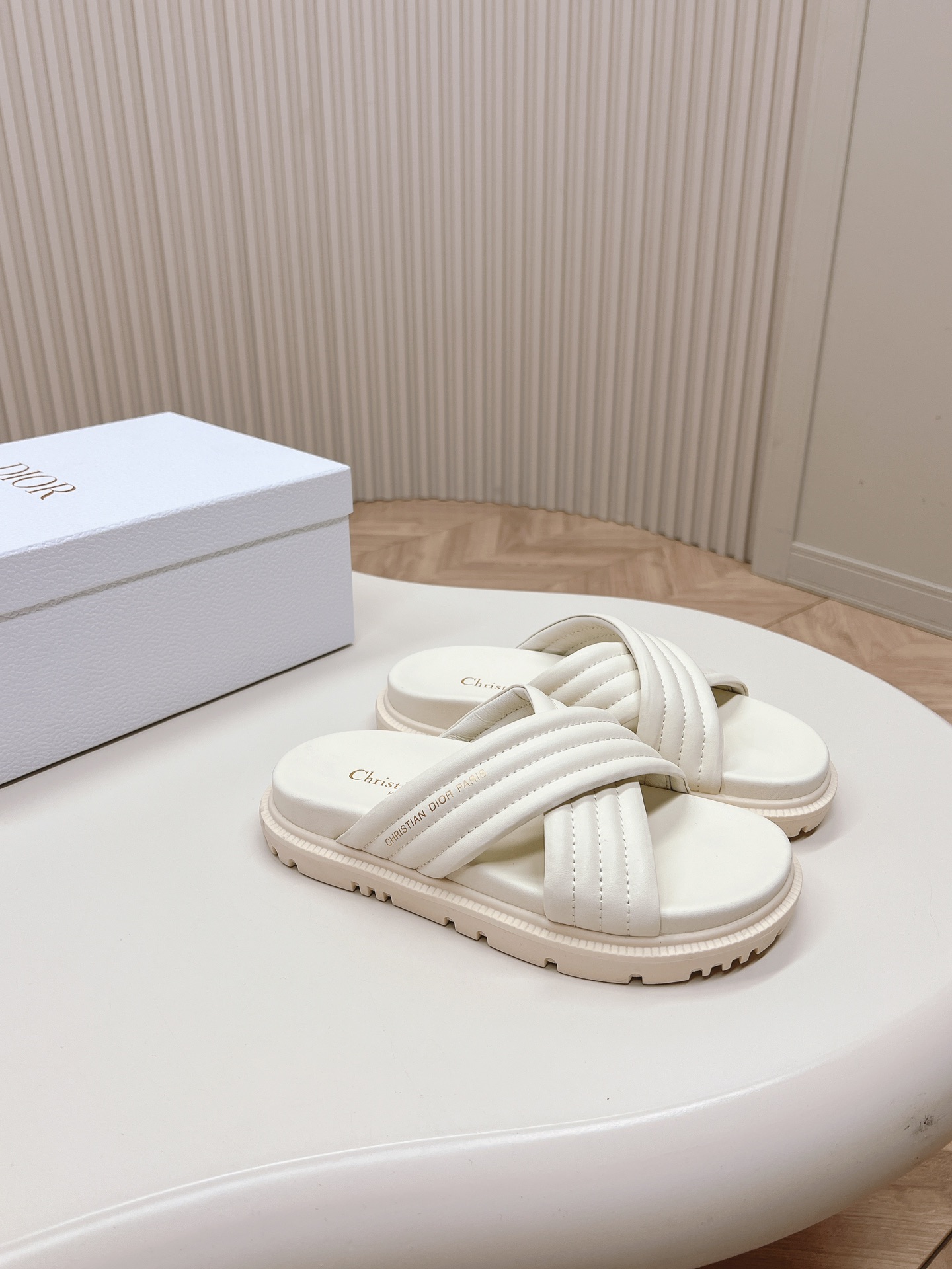 Dior 出皮面 羊毛款 Dior迪奥 2024最新交叉凉拖鞋羊毛拖 耐看的懒人拖鞋 精美