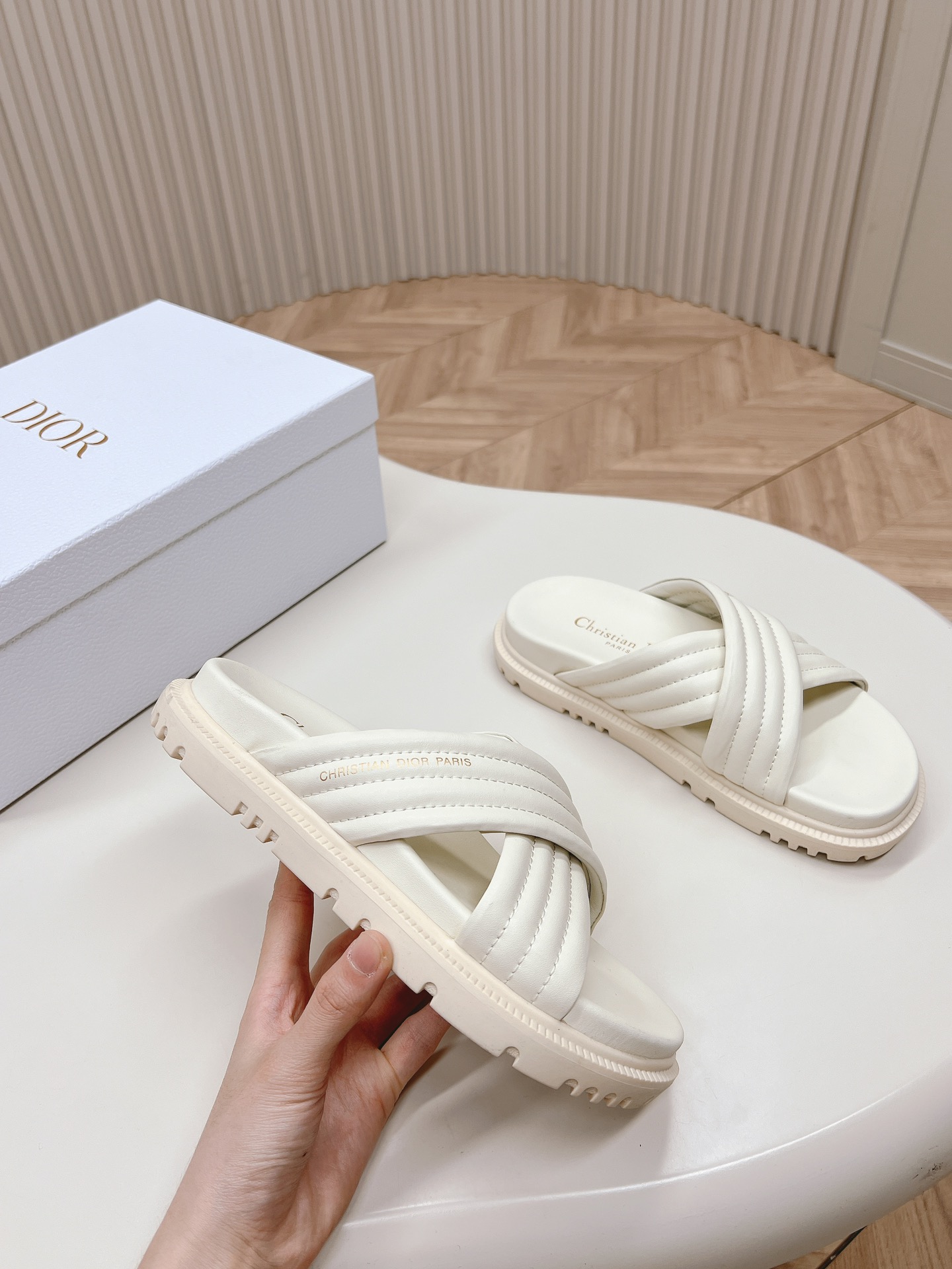 Dior 出皮面 羊毛款 Dior迪奥 2024最新交叉凉拖鞋羊毛拖 耐看的懒人拖鞋 精美