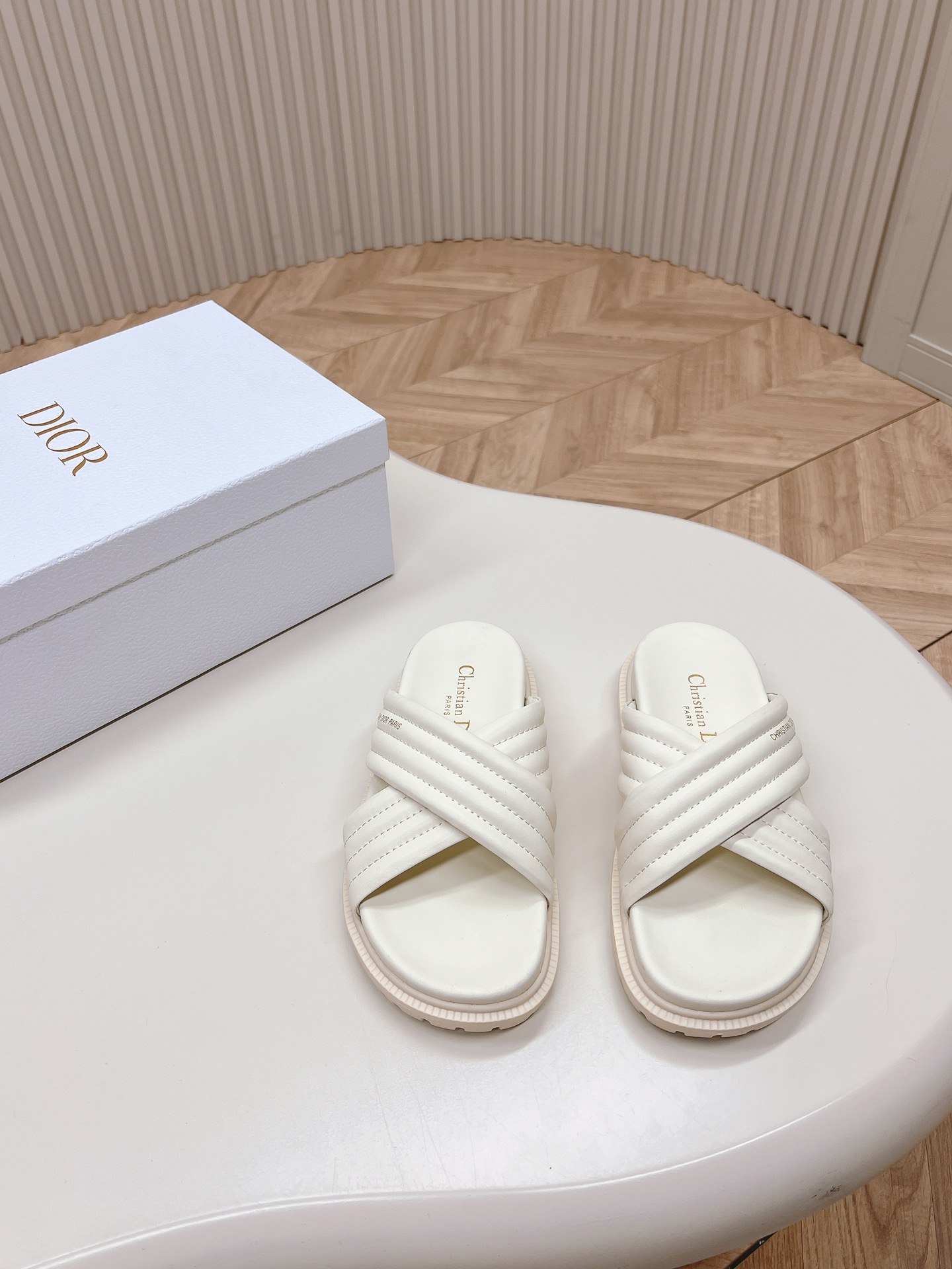 Dior 出皮面 羊毛款 Dior迪奥 2024最新交叉凉拖鞋羊毛拖 耐看的懒人拖鞋 精美