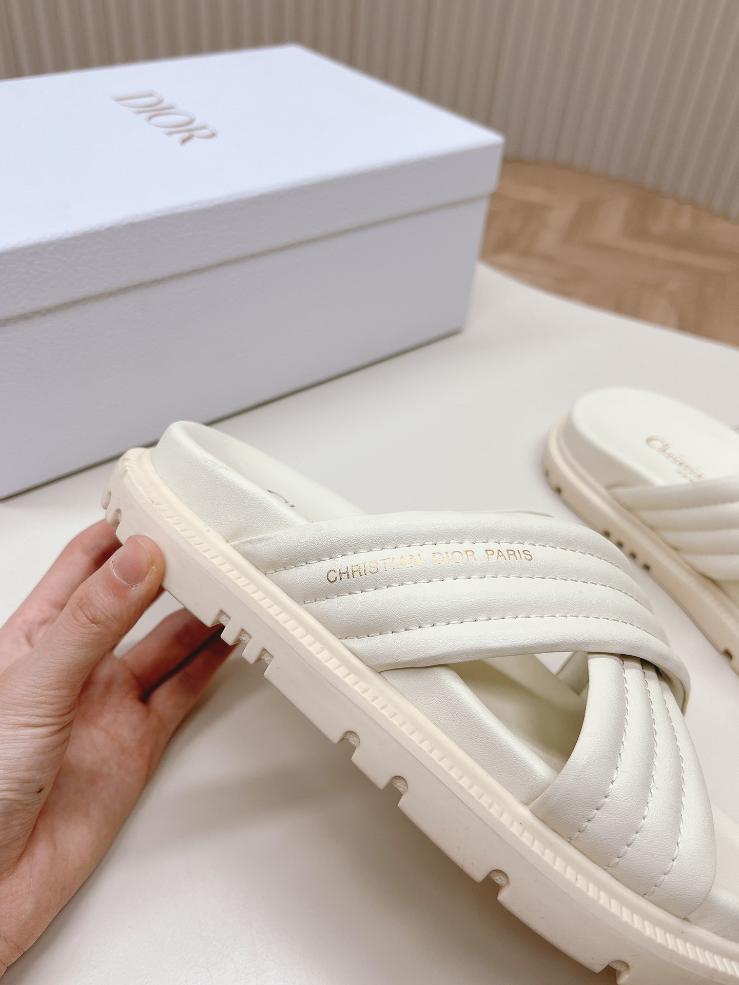 Dior 出皮面 羊毛款 Dior迪奥 2024最新交叉凉拖鞋羊毛拖 耐看的懒人拖鞋 精美