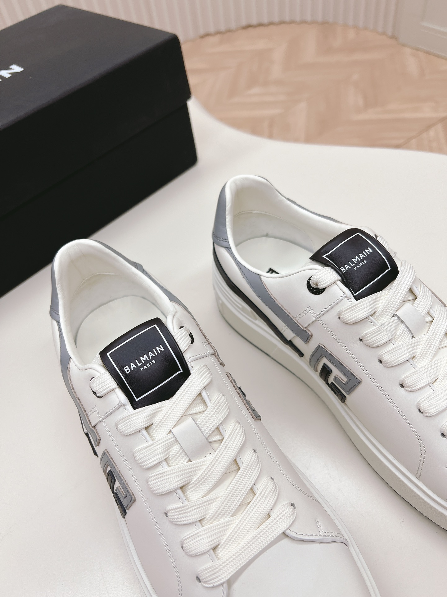 Bold and Empowering: P759 Balmain Scratch Men’s Sneakers Series - 图片 7