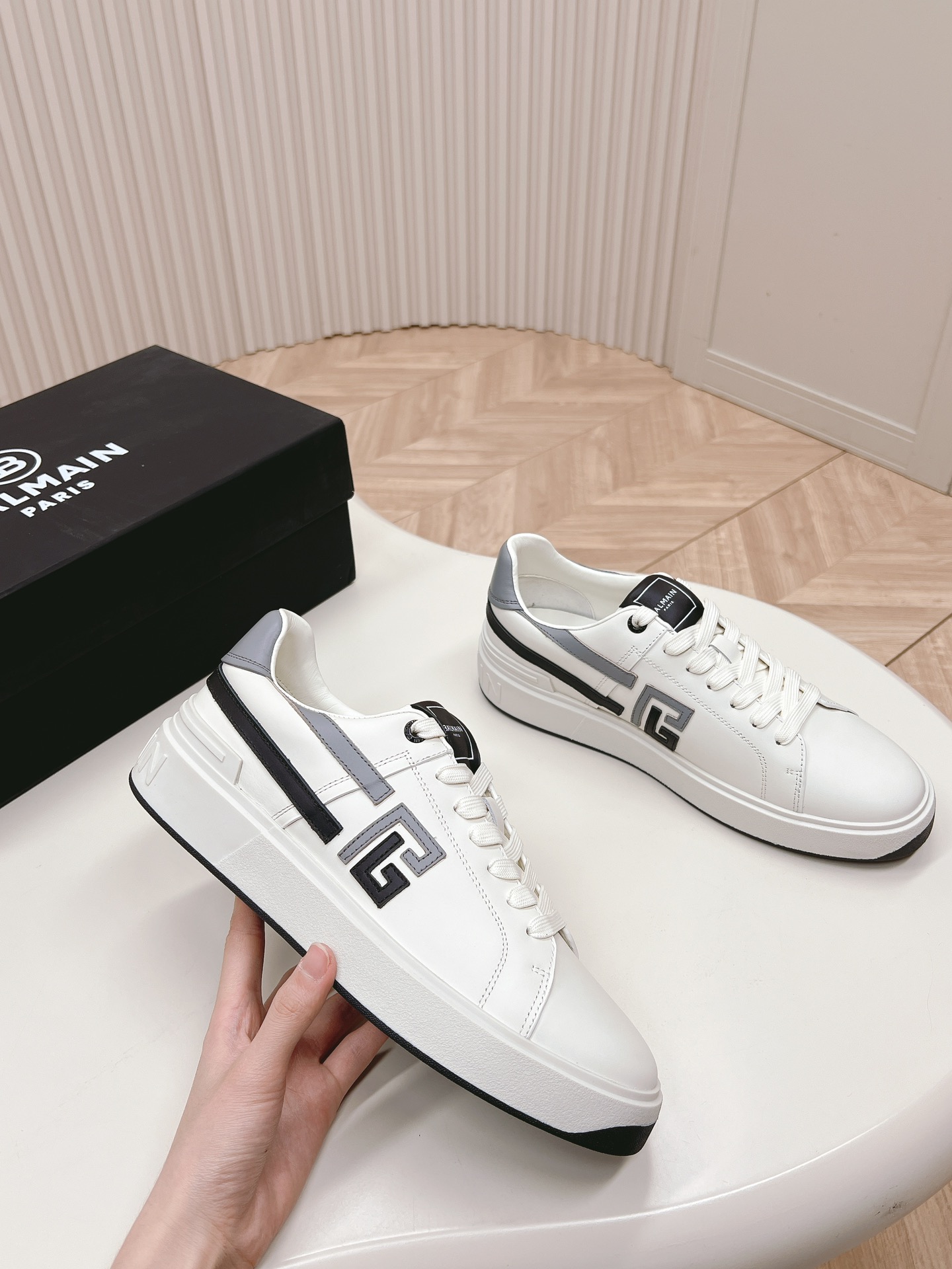 Bold and Empowering: P759 Balmain Scratch Men’s Sneakers Series - 图片 5
