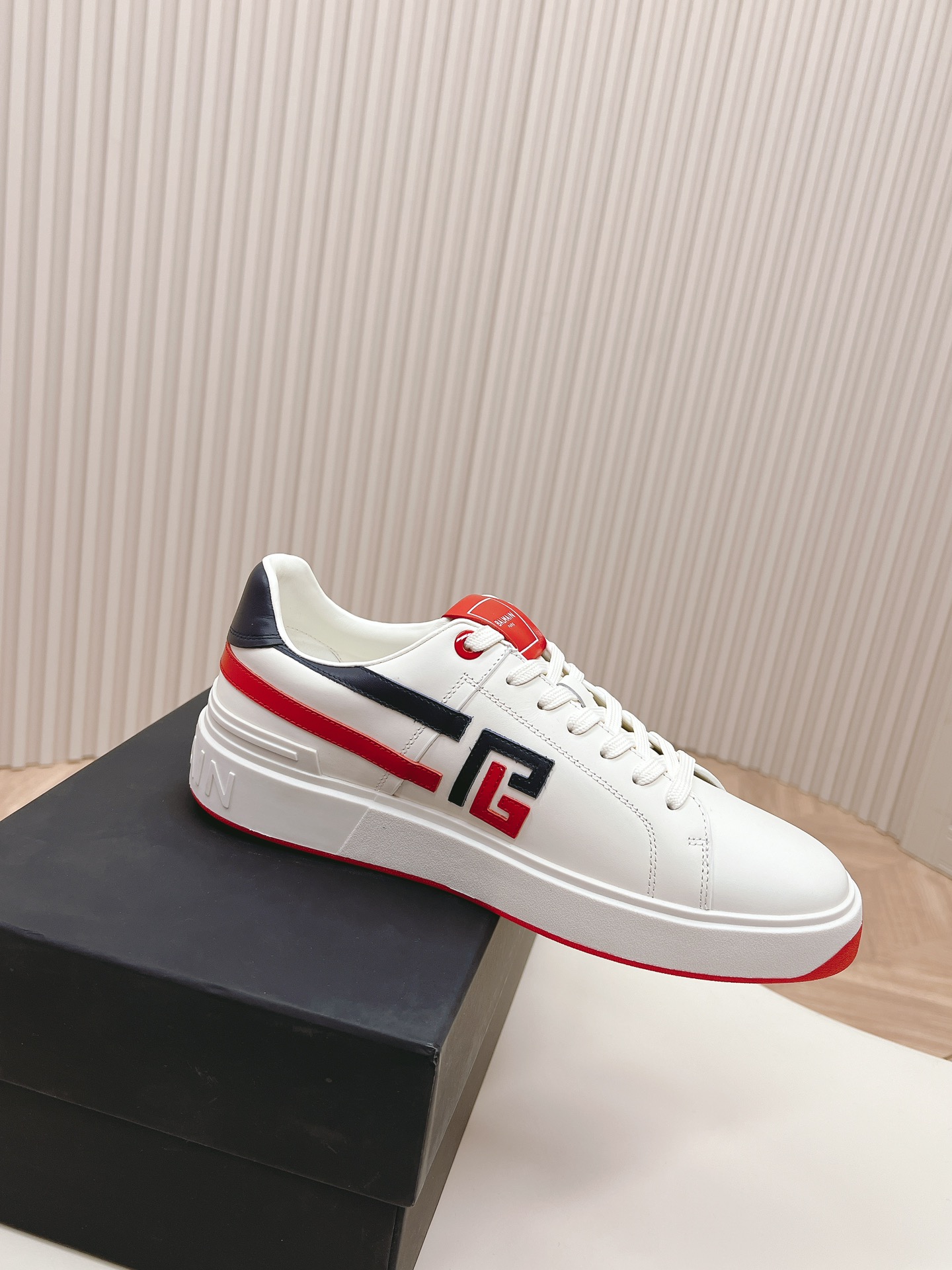 Bold and Empowering: P759 Balmain Scratch Men’s Shoes Series Review - 图片 4