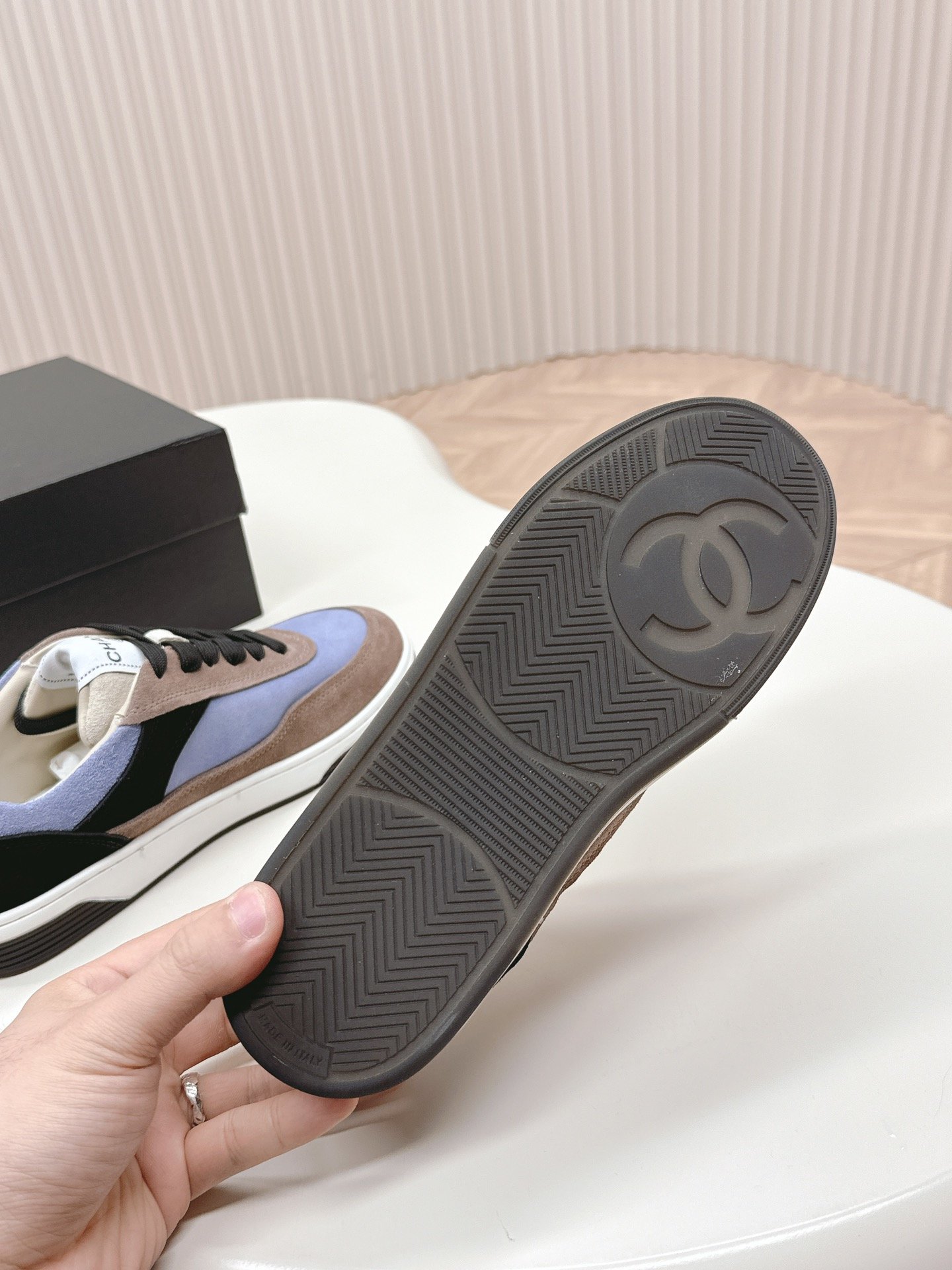 最新色系Chanel香奈儿24S最新爆款熊猫运动鞋休闲板鞋小香爆款每个颜色都超美超百搭上服非常舒适面料: