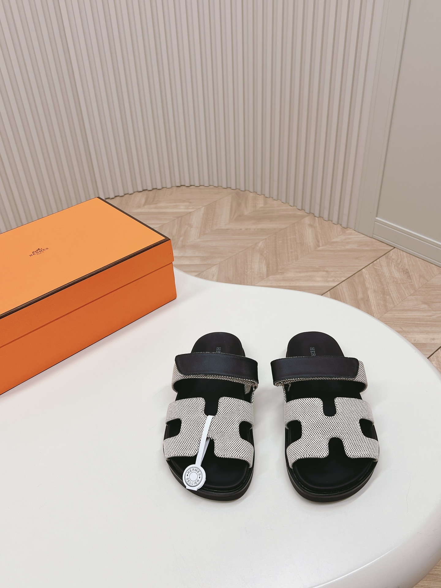 Hermès Hermes爱马仕春夏凉拖系列 款型 一直都很火爆的二舅拖鞋- 凉鞋,随意各种搭配都很棒