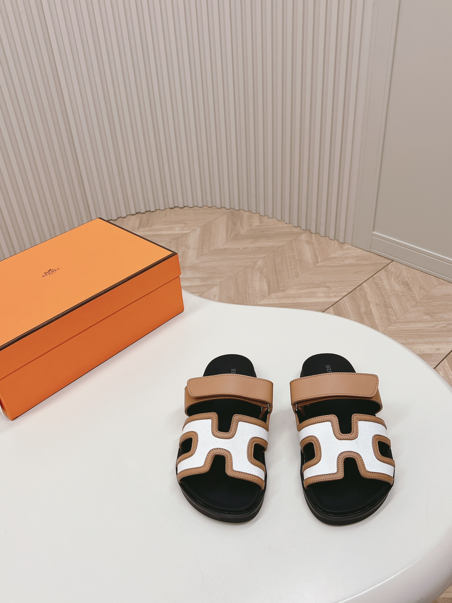 Hermès Hermes爱马仕春夏凉拖系列 款型 一直都很火爆的二舅拖鞋- 凉鞋,随意各种搭配都很棒