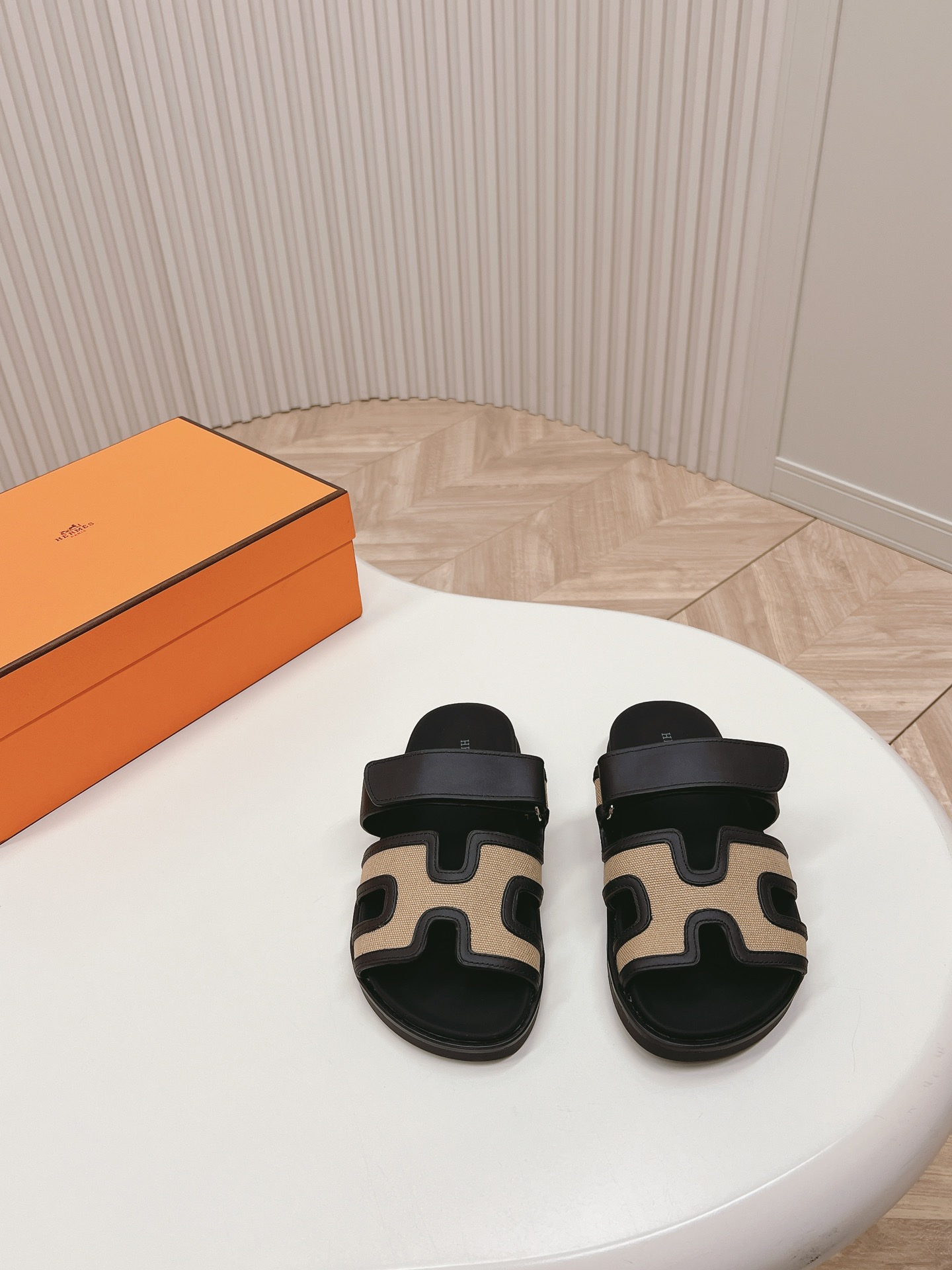 Hermès Hermes爱马仕春夏凉拖系列 款型 一直都很火爆的二舅拖鞋- 凉鞋,随意各种搭配都很棒
