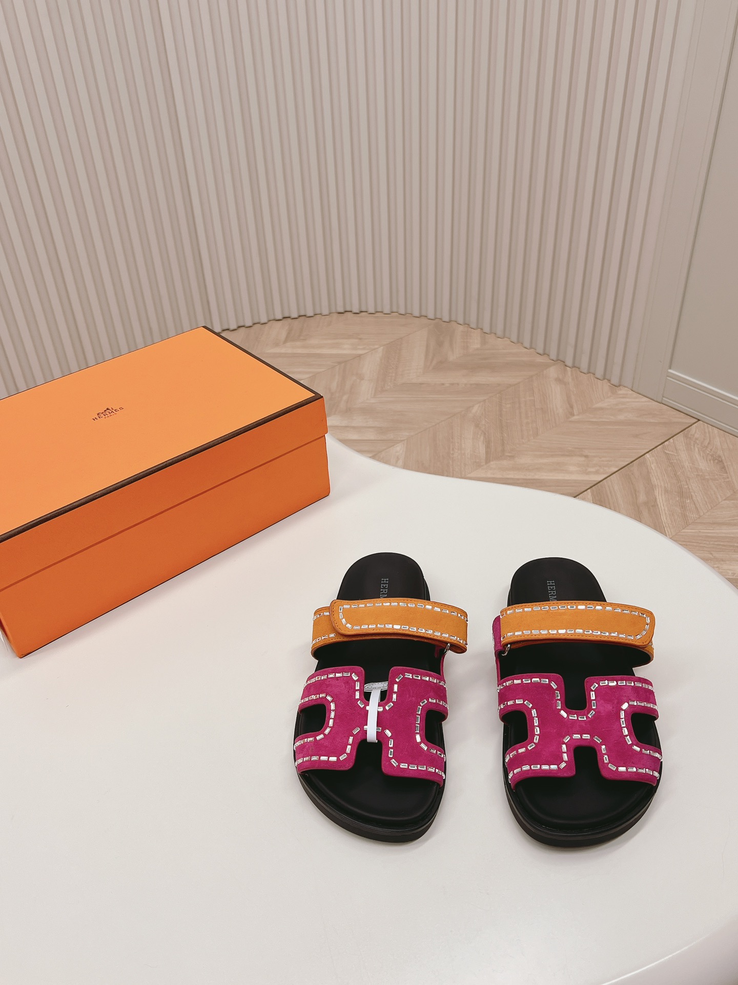 Hermès Hermes爱马仕春夏凉拖系列 款型 一直都很火爆的二舅拖鞋- 凉鞋,随意各种搭配都很棒