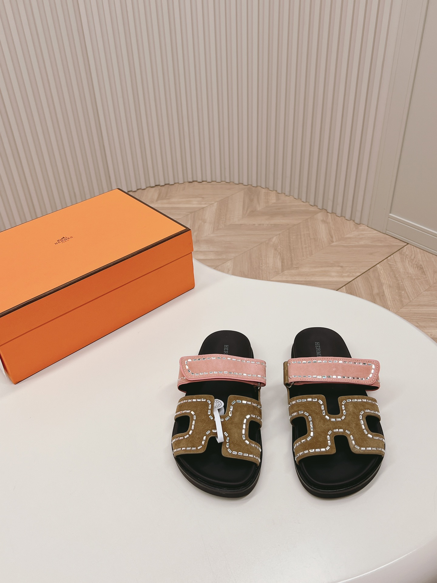 Hermès Hermes爱马仕春夏凉拖系列 款型 一直都很火爆的二舅拖鞋- 凉鞋,随意各种搭配都很棒