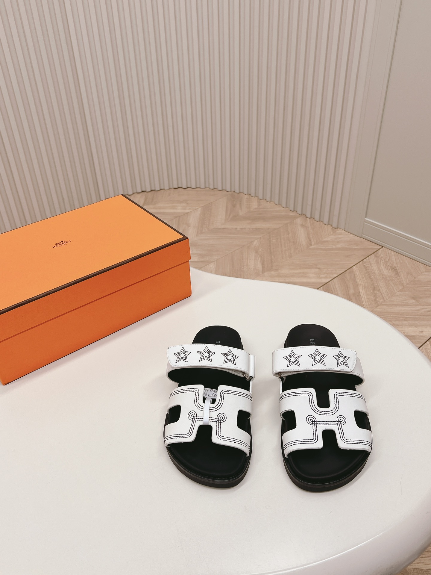 Hermès Hermes爱马仕春夏凉拖系列 款型 一直都很火爆的二舅拖鞋- 凉鞋,随意各种搭配都很棒