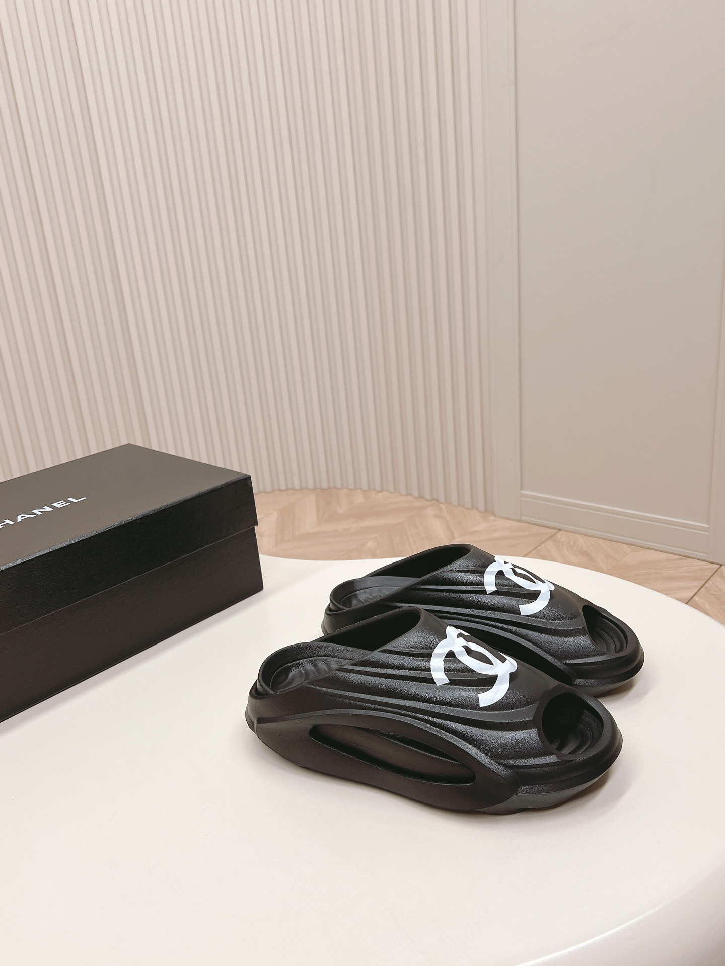 Chanel Schuhe Badelatschen Luxuriöse Fälschung
 Schwarz Unisex Frauen