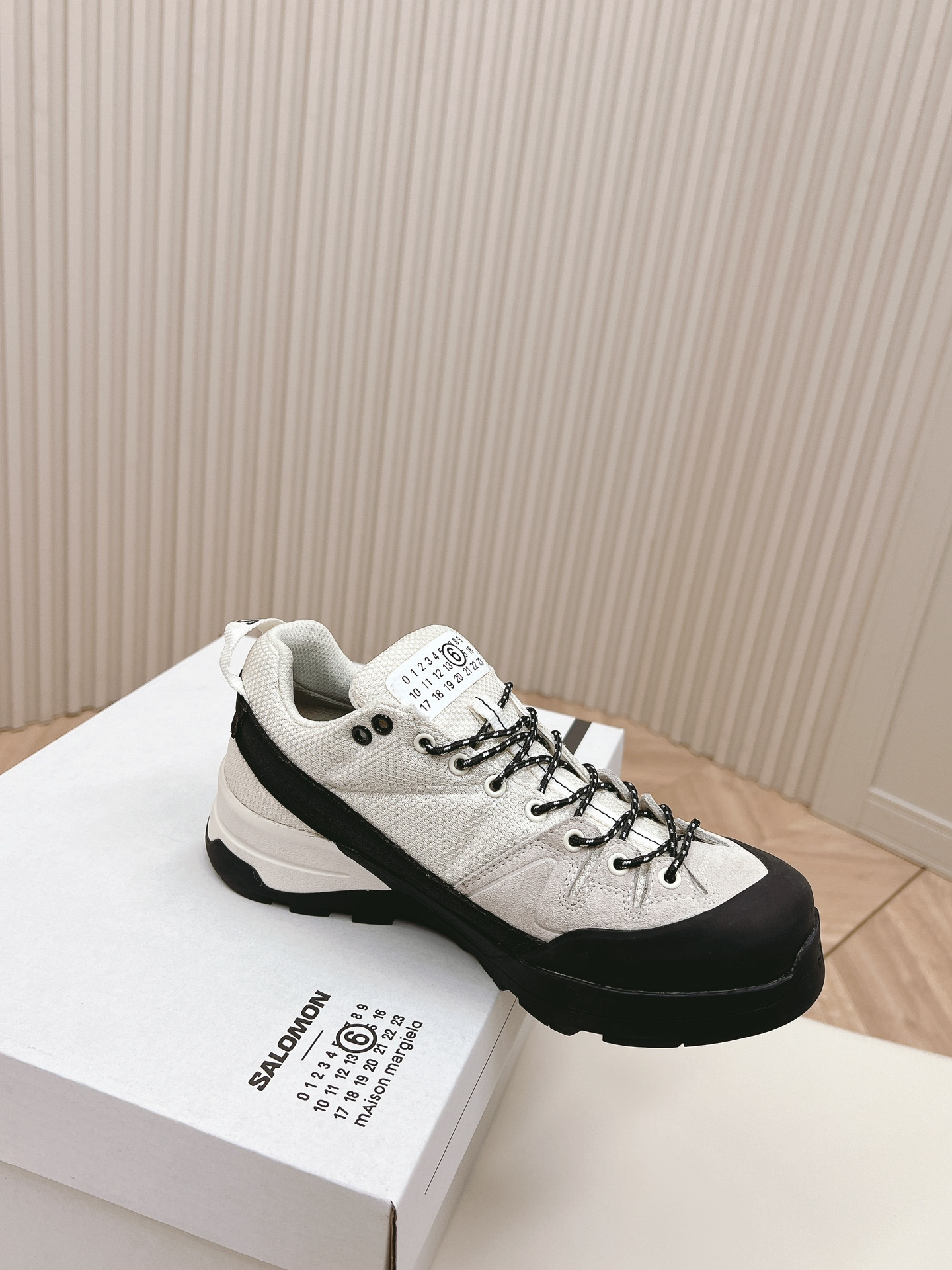 MM6MaisonMargiela&Salomon联名款最新款情侣休闲运动厚底登山德比鞋以两种新颖配色呈