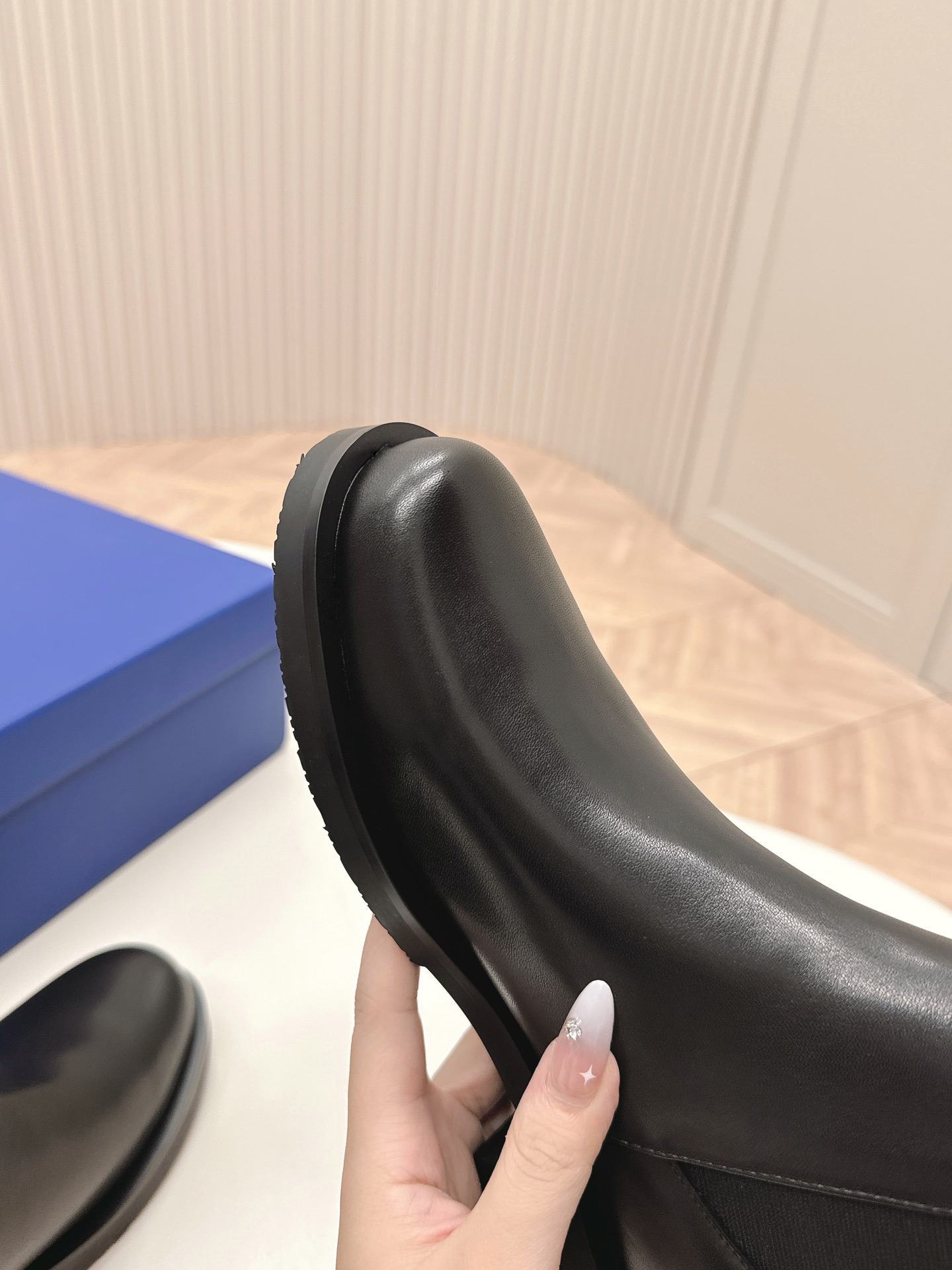 SW2024秋冬靴系列！StuartWeitzman粗跟厚底切尔西短靴SW5050SOHOBOOTIE原