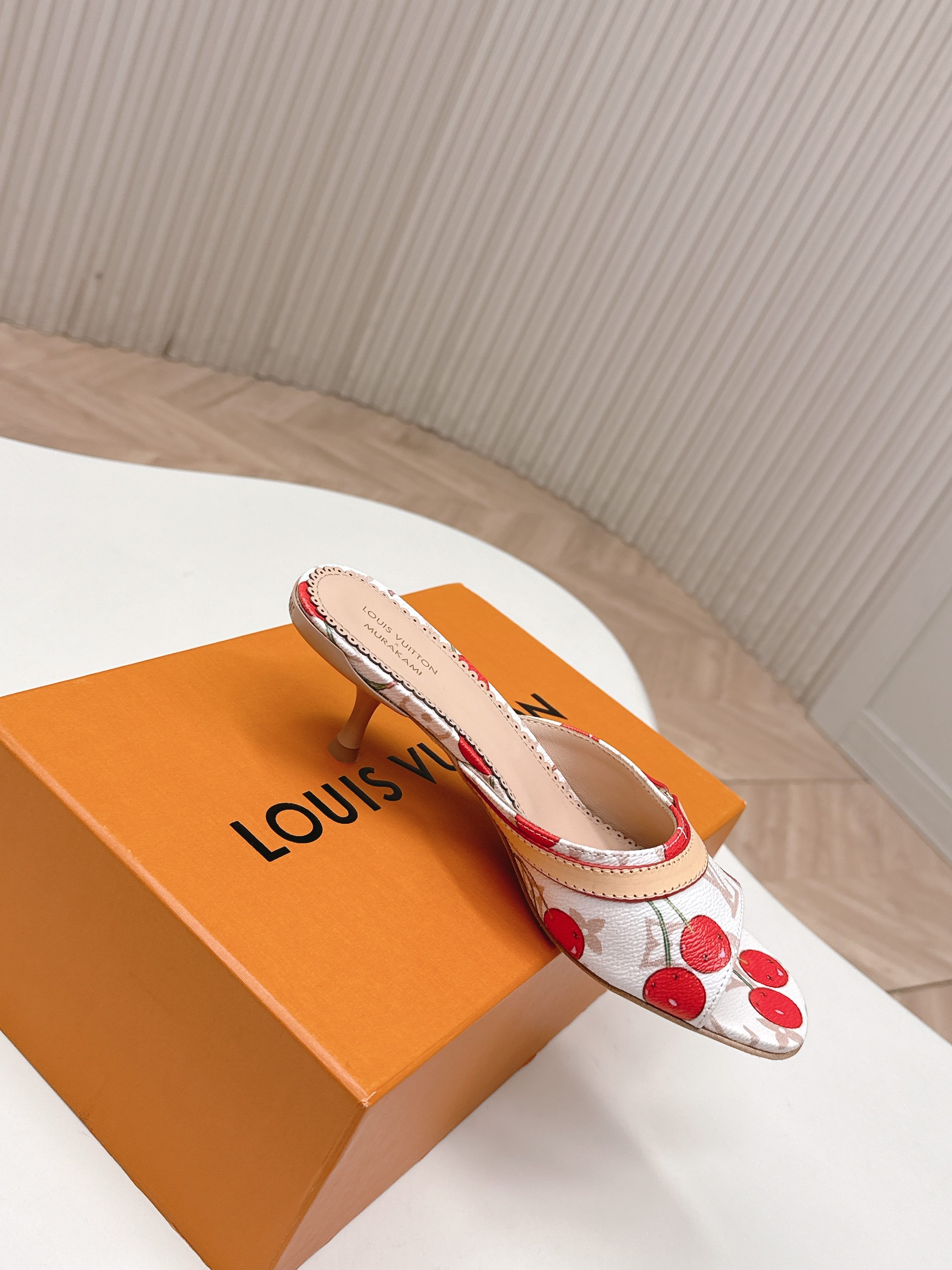Louis Vuitton 5 5cm印花款 LV驴牌 2026系列 春夏新款高跟凉拖鞋 楦型百搭瘦脚yyds