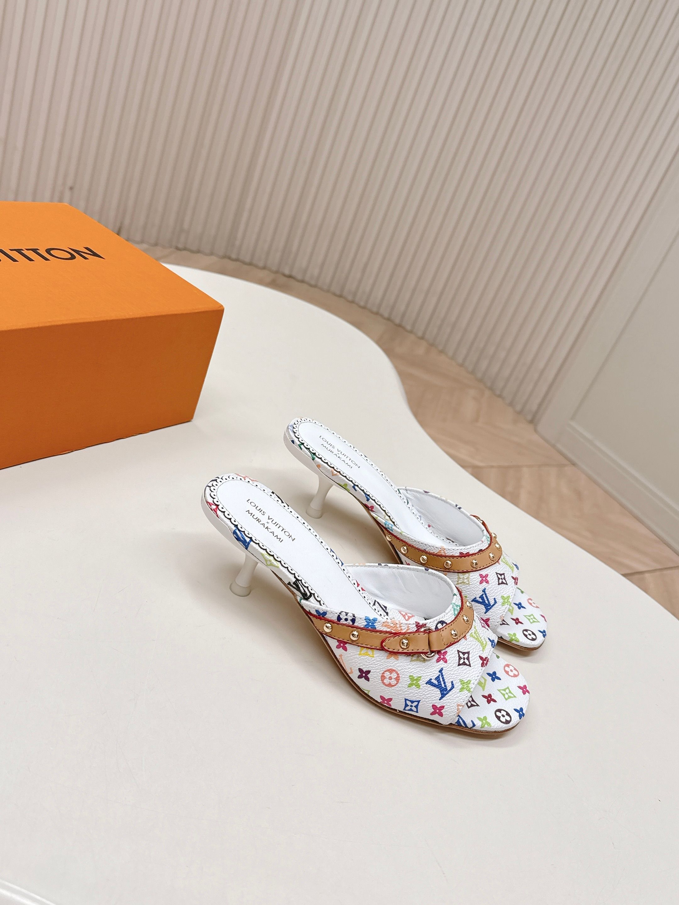 Louis Vuitton 5 5cm印花款 LV驴牌 2026系列 春夏新款高跟凉拖鞋 楦型百搭瘦脚yyds