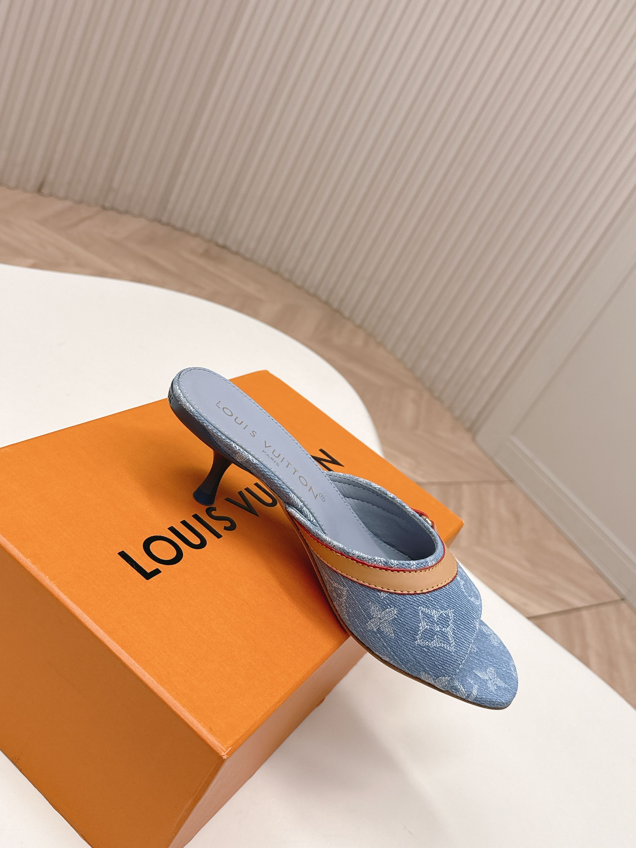 Louis Vuitton 牛仔布5 5cm LV驴牌 2026系列 春夏新款高跟凉拖鞋 楦型百搭瘦脚yyds