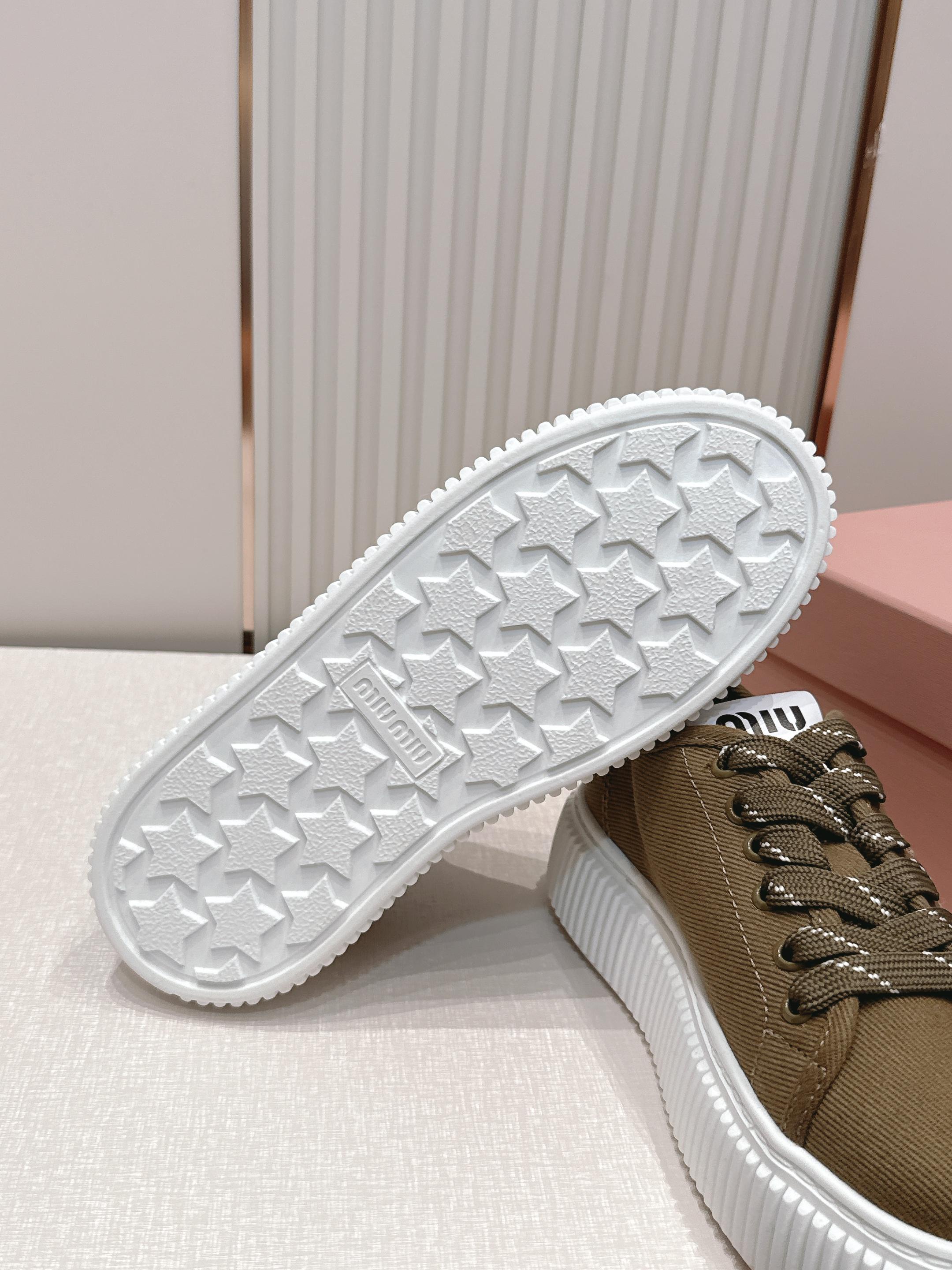 全新色系 半拖+满帮  全对版工艺  Miumiu 2026新色 厚底饼干鞋 满帮单鞋半拖最新走秀款，经