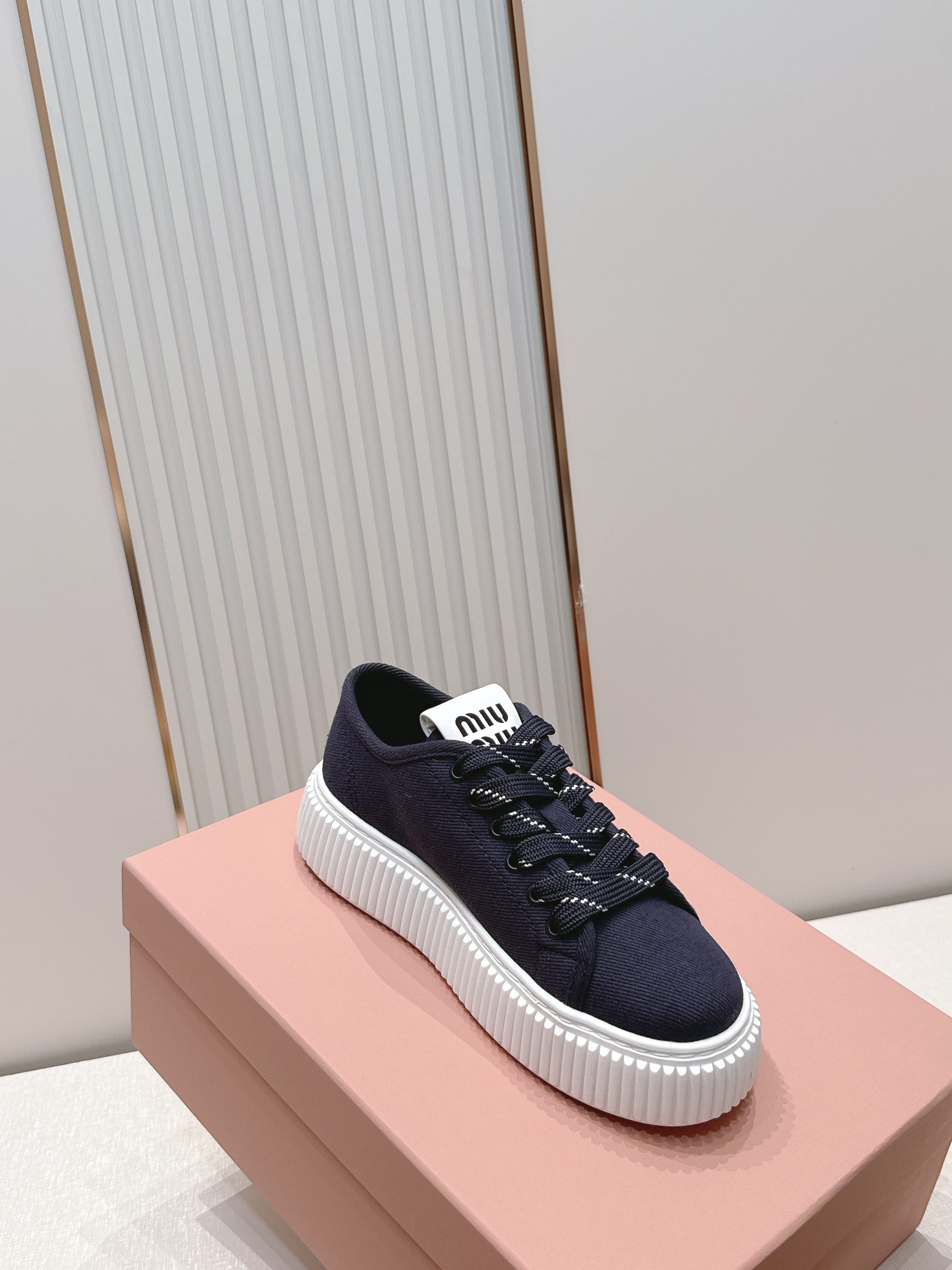 全新色系 半拖+满帮  全对版工艺  Miumiu 2026新色 厚底饼干鞋 满帮单鞋半拖最新走秀款，经