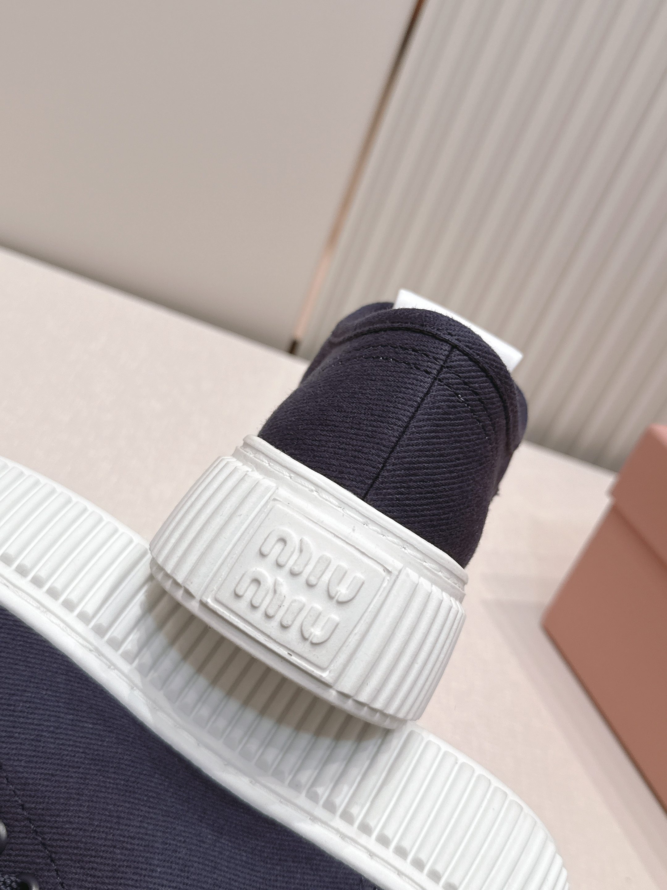 全新色系 半拖+满帮  全对版工艺  Miumiu 2026新色 厚底饼干鞋 满帮单鞋半拖最新走秀款，经