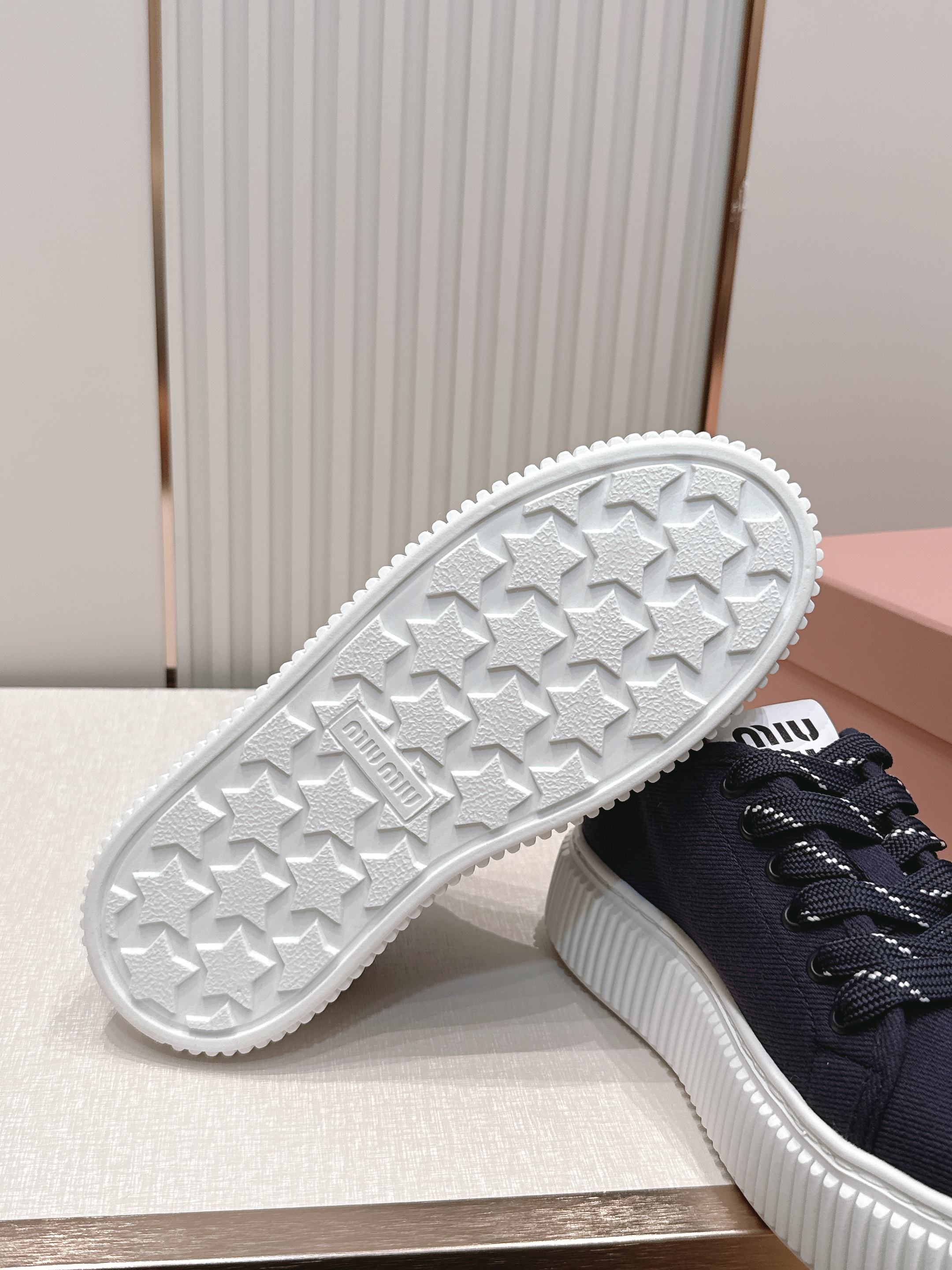 全新色系 半拖+满帮  全对版工艺  Miumiu 2026新色 厚底饼干鞋 满帮单鞋半拖最新走秀款，经