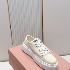 全新色系 半拖+满帮 全对版工艺 Miumiu 2026新色 厚底饼干鞋 满帮单鞋半拖最新走秀款,经 全新色系 半拖+满帮 全对版工艺 Miumiu 2026新色 厚底饼干鞋 满帮单鞋半拖最新走秀款,经