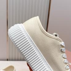 全新色系 半拖+满帮 全对版工艺 Miumiu 2026新色 厚底饼干鞋 满帮单鞋半拖最新走秀款,经 全新色系 半拖+满帮 全对版工艺 Miumiu 2026新色 厚底饼干鞋 满帮单鞋半拖最新走秀款,经