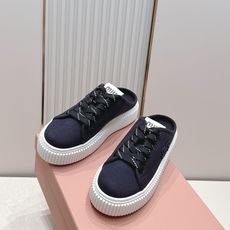 全新色系 半拖+满帮 全对版工艺 Miumiu 2026新色 厚底饼干鞋 满帮单鞋半拖最新走秀款,经 全新色系 半拖+满帮 全对版工艺 Miumiu 2026新色 厚底饼干鞋 满帮单鞋半拖最新走秀款,经