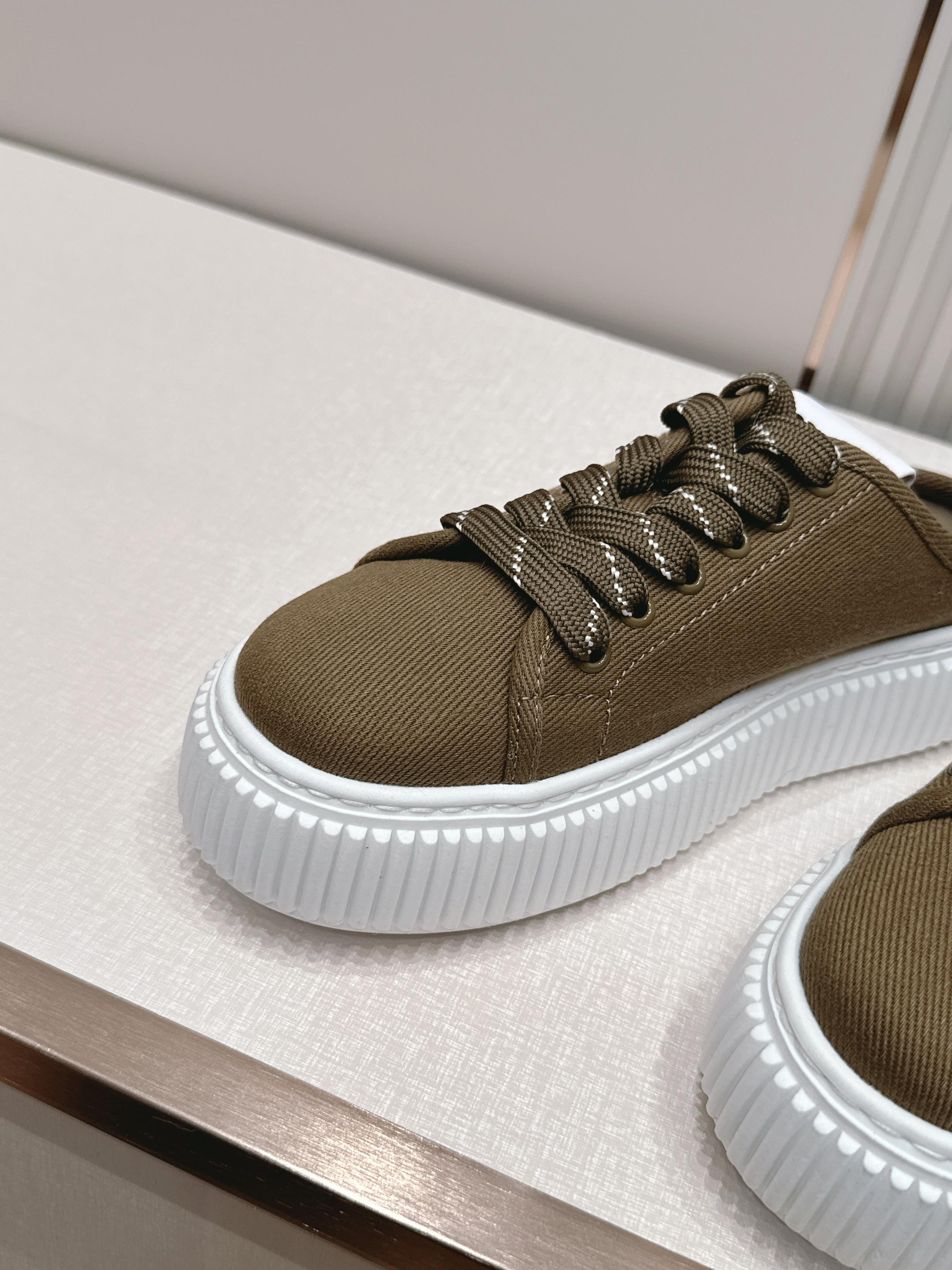 全新色系 半拖+满帮  全对版工艺  Miumiu 2026新色 厚底饼干鞋 满帮单鞋半拖最新走秀款，经