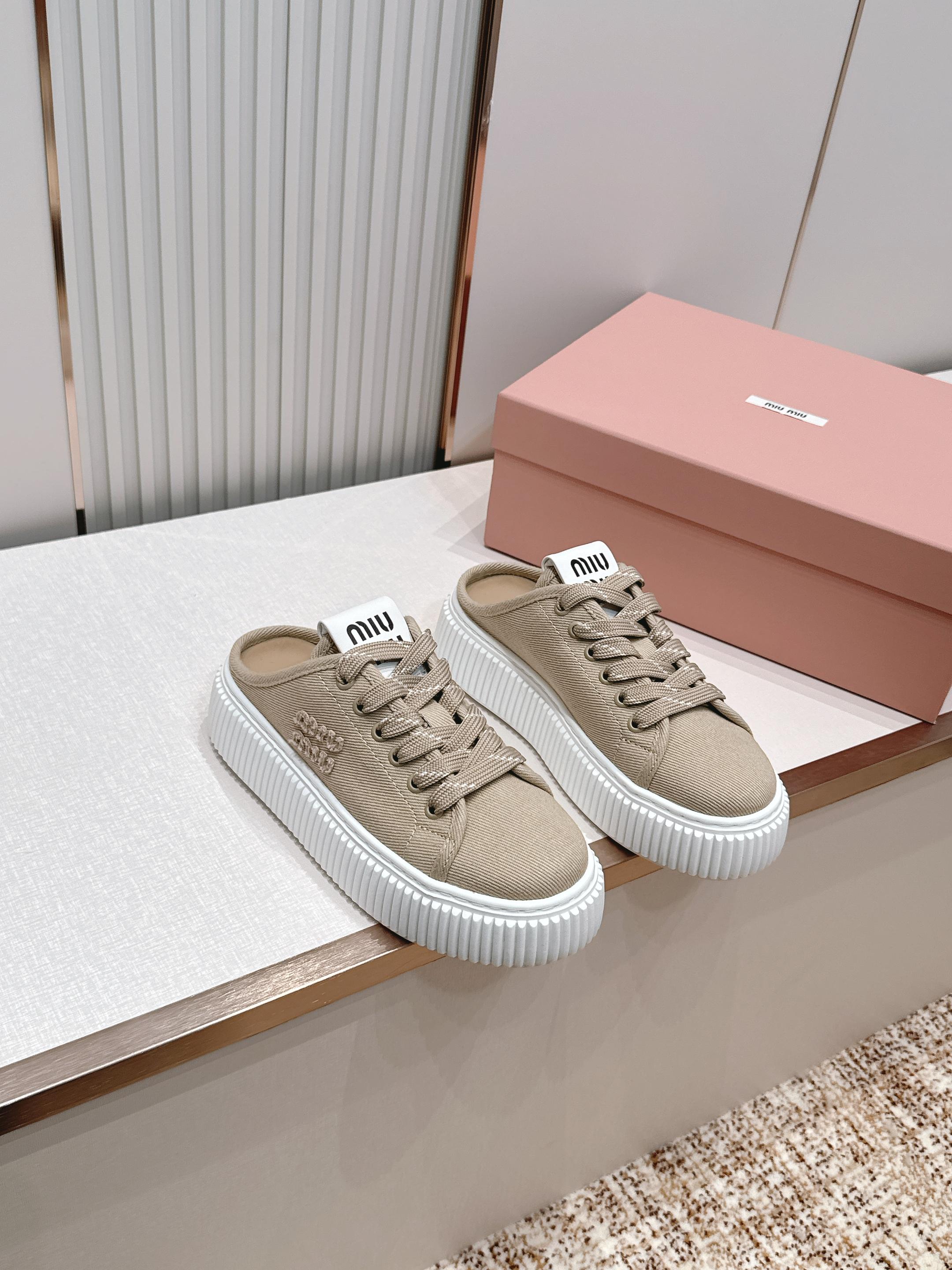 全新色系 半拖+满帮  全对版工艺  Miumiu 2026新色 厚底饼干鞋 满帮单鞋半拖最新走秀款，经