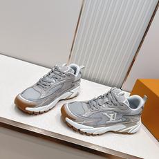 男款Louis Vuitton路易威登 LV Tatic Runner 运动鞋这款鞋是LV近年热门的“老 男款Louis Vuitton路易威登 LV Tatic Runner 运动鞋这款鞋是LV近年热门的“老