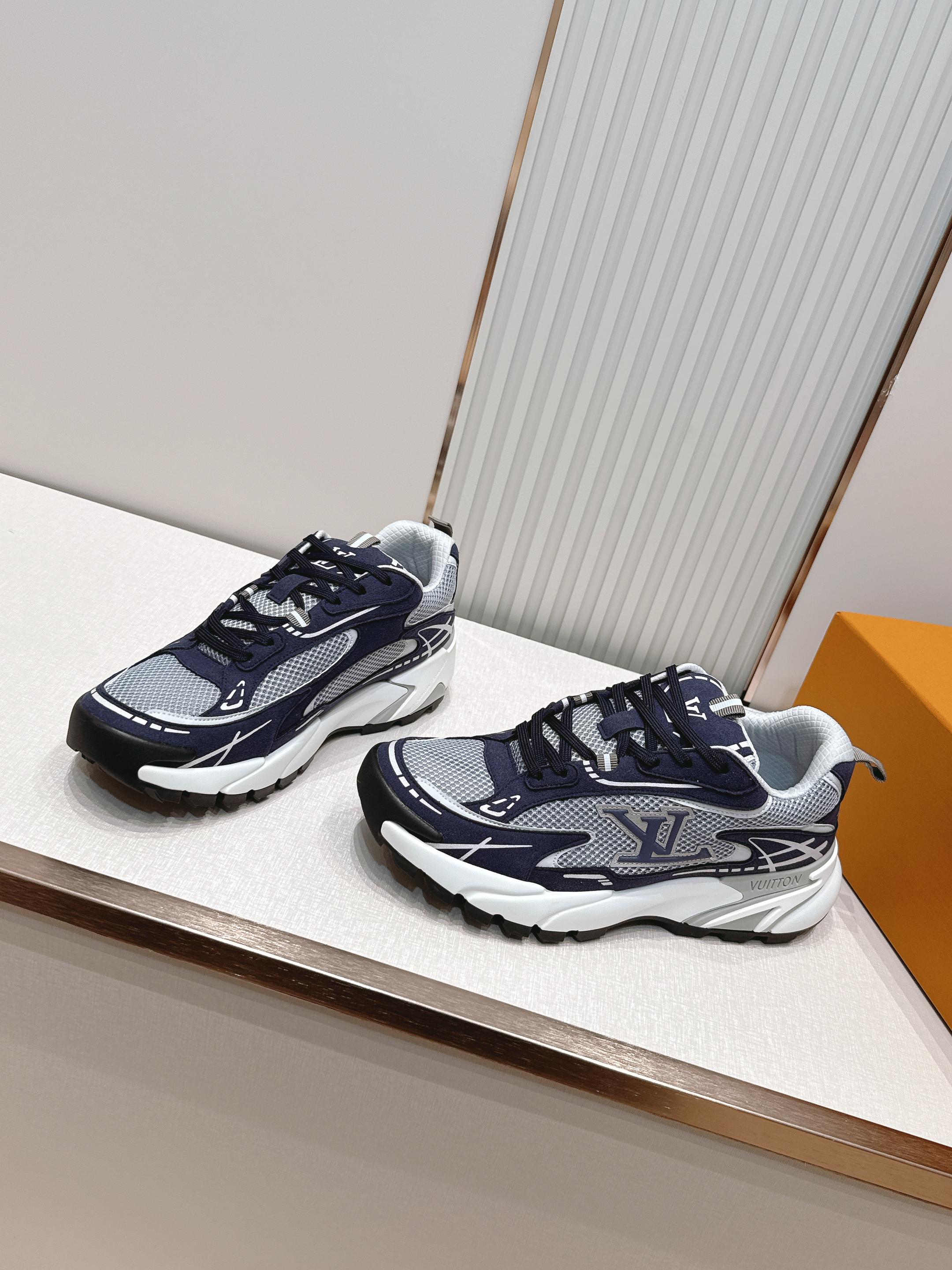 男款Louis Vuitton路易威登 LV Tatic Runner 运动鞋这款鞋是LV近年热门的“老