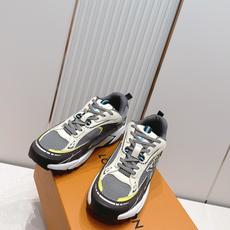 男款Louis Vuitton路易威登 LV Tatic Runner 运动鞋这款鞋是LV近年热门的“老 男款Louis Vuitton路易威登 LV Tatic Runner 运动鞋这款鞋是LV近年热门的“老
