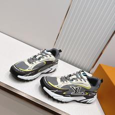 男款Louis Vuitton路易威登 LV Tatic Runner 运动鞋这款鞋是LV近年热门的“老 男款Louis Vuitton路易威登 LV Tatic Runner 运动鞋这款鞋是LV近年热门的“老