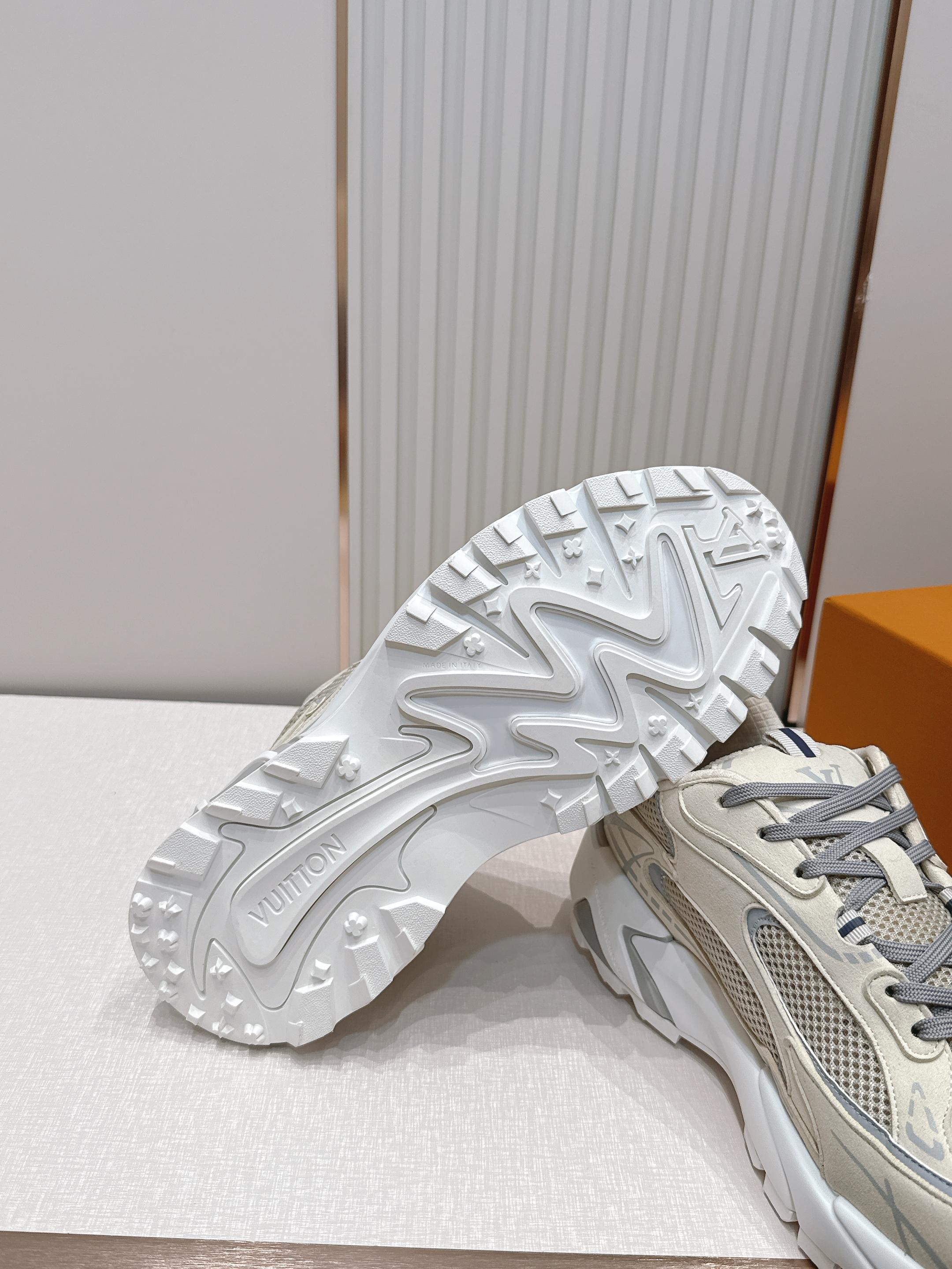 男款Louis Vuitton路易威登 LV Tatic Runner 运动鞋这款鞋是LV近年热门的“老