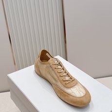 蕾丝拼皮面 JIMMY CHOO D周仰杰新款蕾丝面休闲运动鞋 值在線還超級舒適,不論是搭配牛仔褲走街頭 蕾丝拼皮面 JIMMY CHOO D周仰杰新款蕾丝面休闲运动鞋 值在線還超級舒適,不論是搭配牛仔褲走街頭