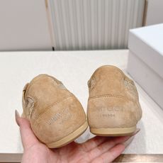 蕾丝拼皮面 JIMMY CHOO D周仰杰新款蕾丝面休闲运动鞋 值在線還超級舒適,不論是搭配牛仔褲走街頭 蕾丝拼皮面 JIMMY CHOO D周仰杰新款蕾丝面休闲运动鞋 值在線還超級舒適,不論是搭配牛仔褲走街頭