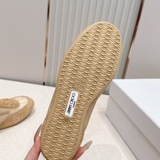 蕾丝拼皮面 JIMMY CHOO D周仰杰新款蕾丝面休闲运动鞋 值在線還超級舒適,不論是搭配牛仔褲走街頭 蕾丝拼皮面 JIMMY CHOO D周仰杰新款蕾丝面休闲运动鞋 值在線還超級舒適,不論是搭配牛仔褲走街頭