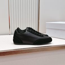 全皮面 JIMMY CHOO D周仰杰新款休闲运动鞋 值在線還超級舒適,不論是搭配牛仔褲走街頭風,還是配 全皮面 JIMMY CHOO D周仰杰新款休闲运动鞋 值在線還超級舒適,不論是搭配牛仔褲走街頭風,還是配