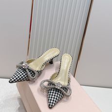 拖鞋 Mach&Mach 26s新款尖头水钻后空凉鞋 拖鞋又美又嗲、珍珠蝴蝶结加缠绕式设计让你在人群中一 拖鞋 Mach&Mach 26s新款尖头水钻后空凉鞋 拖鞋又美又嗲、珍珠蝴蝶结加缠绕式设计让你在人群中一