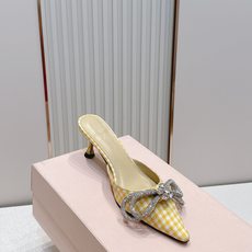 拖鞋 Mach&Mach 26s新款尖头水钻后空凉鞋 拖鞋又美又嗲、珍珠蝴蝶结加缠绕式设计让你在人群中一 拖鞋 Mach&Mach 26s新款尖头水钻后空凉鞋 拖鞋又美又嗲、珍珠蝴蝶结加缠绕式设计让你在人群中一