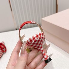 凉鞋 Mach&Mach 26s新款尖头水钻后空凉鞋 拖鞋又美又嗲、珍珠蝴蝶结加缠绕式设计让你在人群中一 凉鞋 Mach&Mach 26s新款尖头水钻后空凉鞋 拖鞋又美又嗲、珍珠蝴蝶结加缠绕式设计让你在人群中一