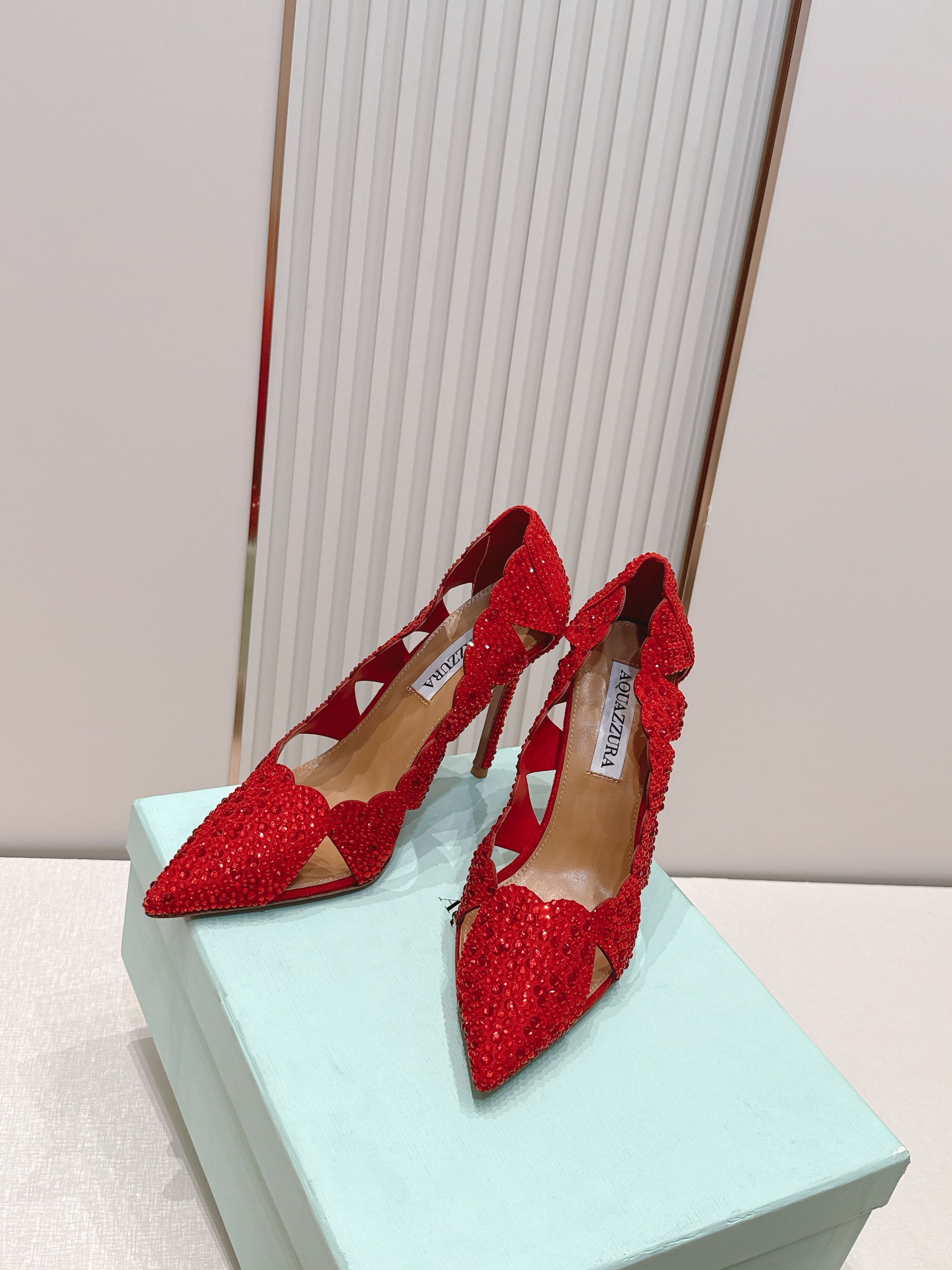 顶级版本 AQUAZZURA 菠萝2026凉鞋系列 👠     菠萝女士镶钻高跟凉单鞋全手工粘钻，bli