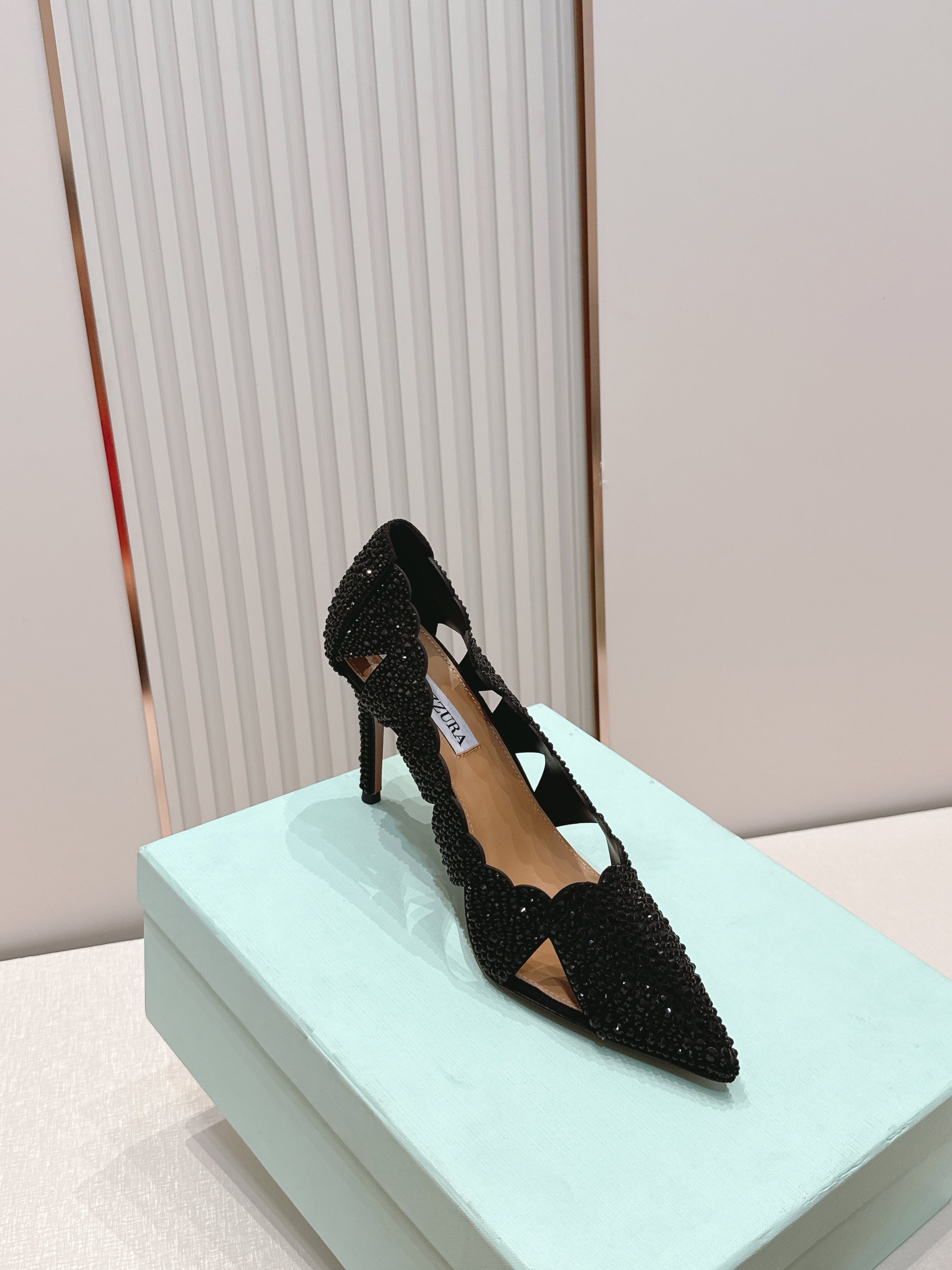 顶级版本 AQUAZZURA 菠萝2026凉鞋系列 👠     菠萝女士镶钻高跟凉单鞋全手工粘钻，bli