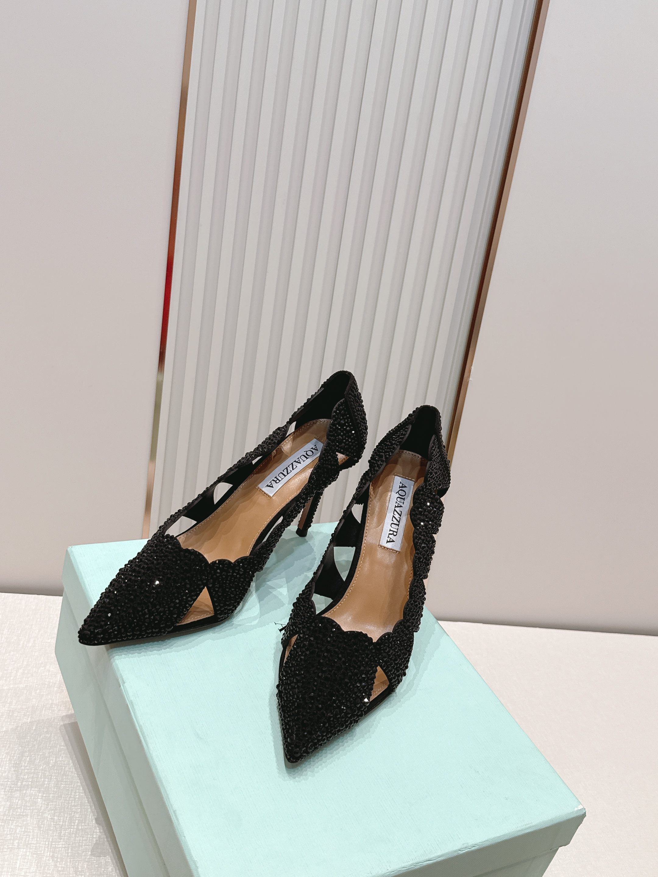 顶级版本 AQUAZZURA 菠萝2026凉鞋系列 👠     菠萝女士镶钻高跟凉单鞋全手工粘钻，bli