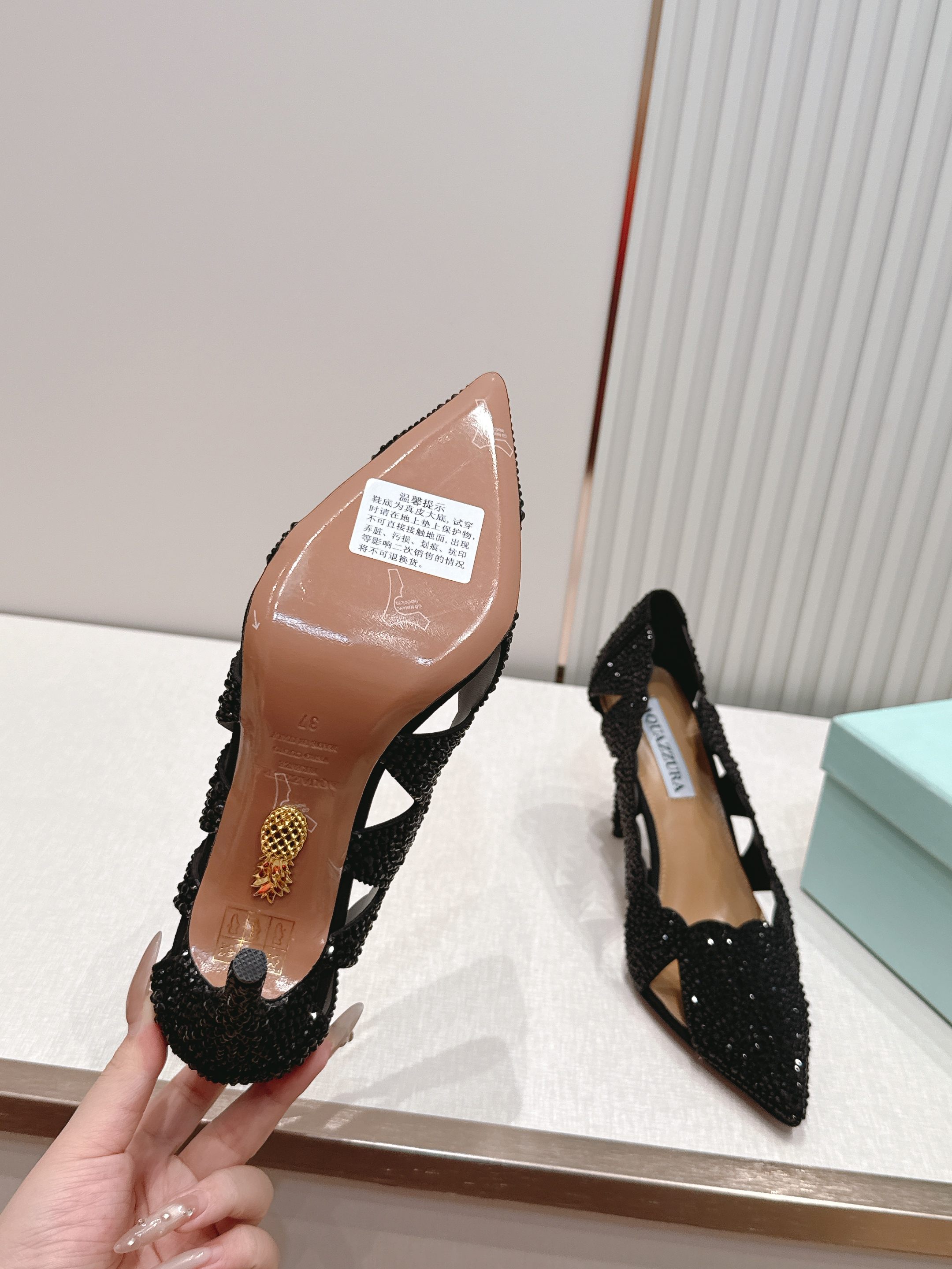 顶级版本 AQUAZZURA 菠萝2026凉鞋系列 👠     菠萝女士镶钻高跟凉单鞋全手工粘钻，bli