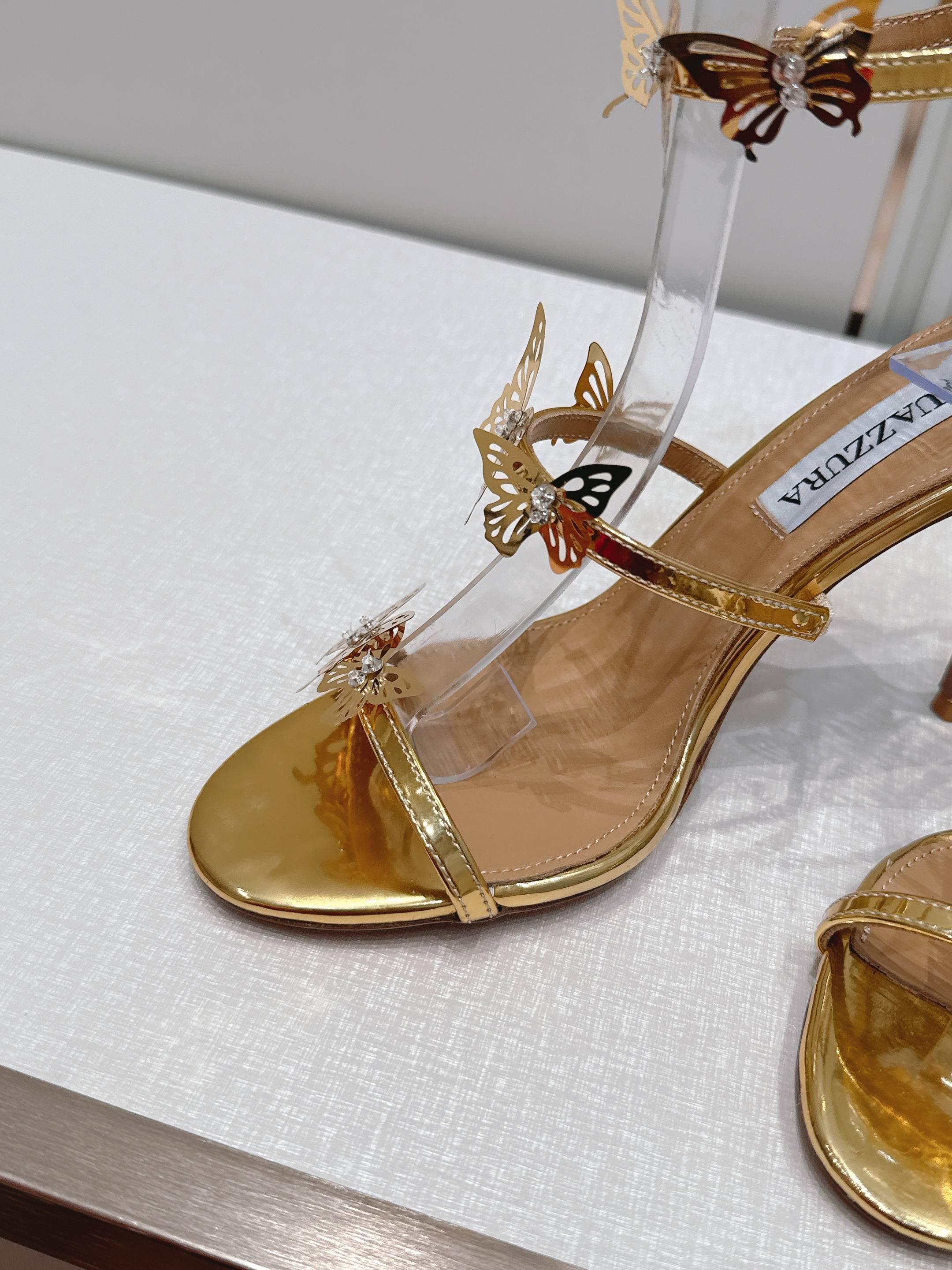 顶级版本 AQUAZZURA 菠萝2026凉鞋系列 👠     菠萝女蝴蝶高跟凉鞋满满的蝴蝶，大有爱了 