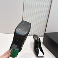 Chanel 香奈儿 法式复古 亮面漆皮拼色 高跟穆勒鞋 外穿懒人半拖 这双拼色穆勒鞋也太会了吧!!,亮 Chanel 香奈儿 法式复古 亮面漆皮拼色 高跟穆勒鞋 外穿懒人半拖 这双拼色穆勒鞋也太会了吧!!,亮