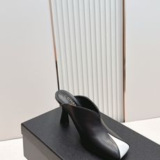 Chanel 香奈儿 法式复古 牛皮拼色 高跟穆勒鞋 外穿懒人半拖 这双拼色穆勒鞋也太会了吧!!,亮面漆 Chanel 香奈儿 法式复古 牛皮拼色 高跟穆勒鞋 外穿懒人半拖 这双拼色穆勒鞋也太会了吧!!,亮面漆