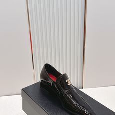 CHANEL香奈儿26春夏新款复古双c logo五金扣饰小方头粗跟单鞋小皮鞋这组鞋款,把小香的优雅与摩登 CHANEL香奈儿26春夏新款复古双c logo五金扣饰小方头粗跟单鞋小皮鞋这组鞋款,把小香的优雅与摩登