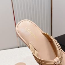 Chanel 香奈儿夏季新款平底人字拖凉拖系列 一眼沦陷的经典款,把香奈儿的优雅DNA刻进了每一处 Chanel 香奈儿夏季新款平底人字拖凉拖系列 一眼沦陷的经典款,把香奈儿的优雅DNA刻进了每一处